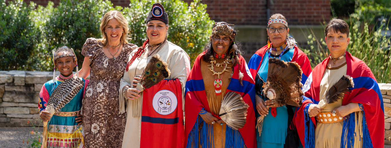flovaabout-Native American Women